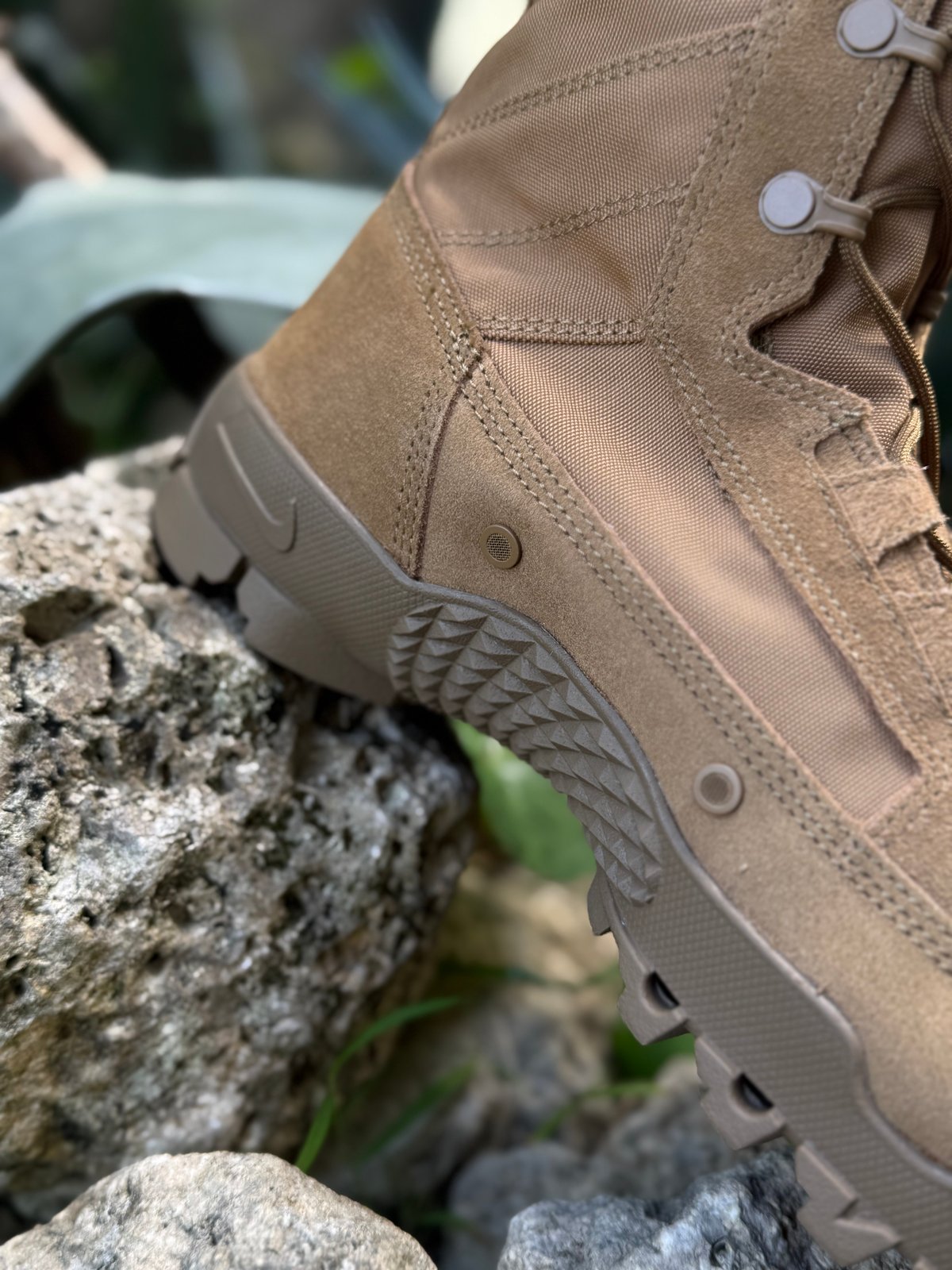 米軍　新品　NIKE SFB JUNGLE 8 LEATHER 27.5cm NIKE SFB JUNGLE 8 LEATHER【ナイキ SFBジャングルブーツ 8inch