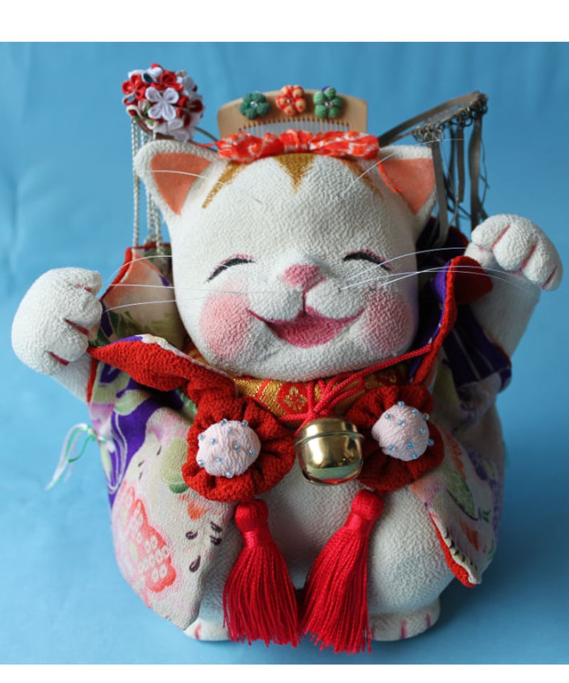 にっこり笑った 招福招き猫 着物紫 | 山帰来