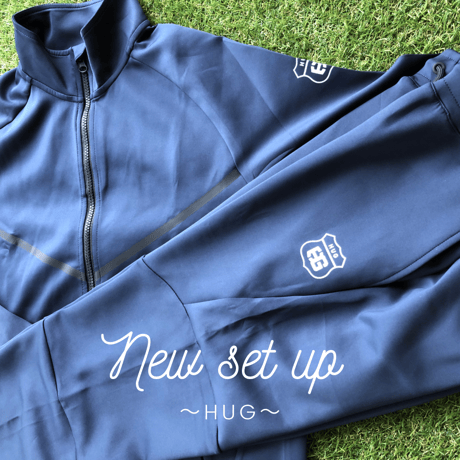 ハグ | HUG スポーツカジュアルセットアップ 紺