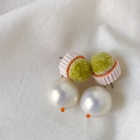 fluffy  jewel / cup cake 刺繍ピアス