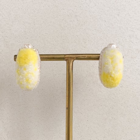 fluffy jewel / lemon 刺繍イヤリング