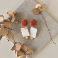 fllufy jewel / terracotta 刺繍イヤリング