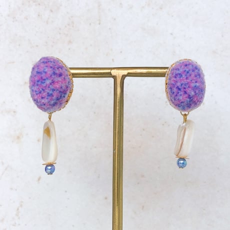 fluffy jewel / purple刺繍イヤリング