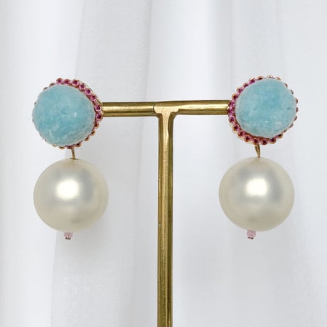 fluffy jewel / crownピアス ight blue