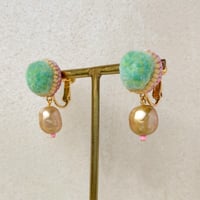 fluffy jewel / cream soda 刺繍イヤリング