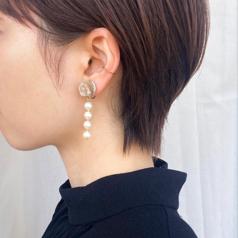 ふわふわ刺繍のピアス・イヤリング/ beige×pearl | sucramer