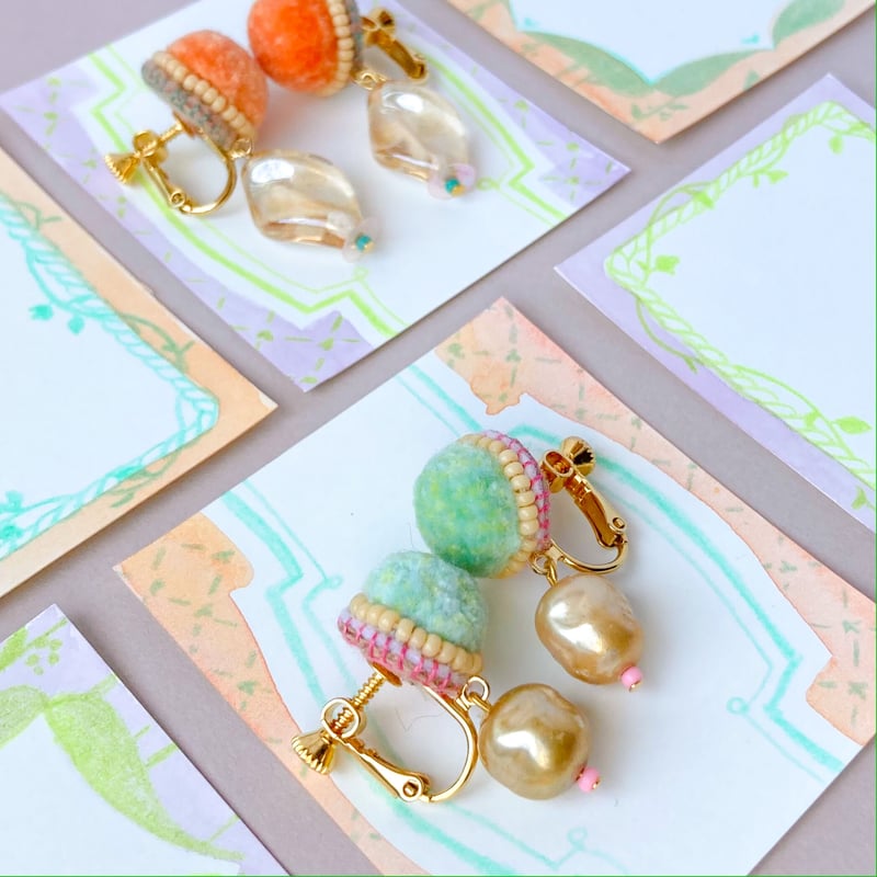 fluffy jewel / cream soda 刺繍イヤリング | sucramer