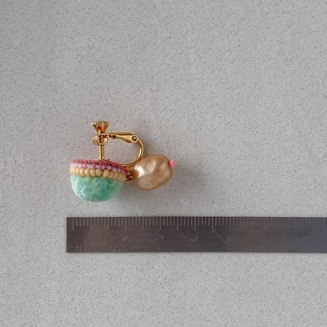 fluffy jewel / cream soda 刺繍イヤリング