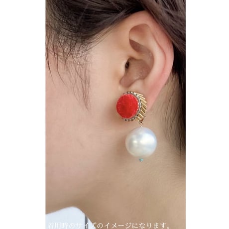 fluffy jewel / crownピアス ight blue
