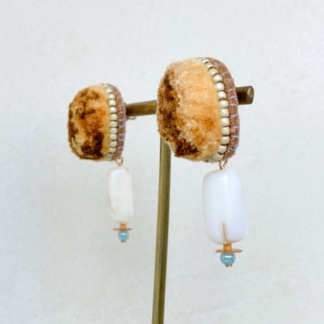 fluffy jewel / brown marble pierce