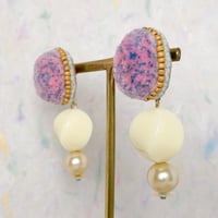 fluffy jewel / pink dot 刺繍ピアス