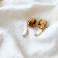 fluffy jewel / brown marble pierce