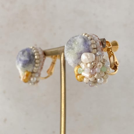 tsubomi / antique blue イヤリング