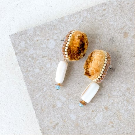 fluffy jewel / brown marble pierce
