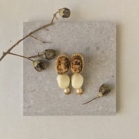 fluffy jewel / animal marble 刺繍イヤリング