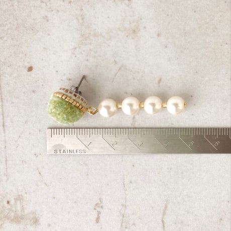 ふわふわ刺繍のピアス・イヤリング/ green×pearl