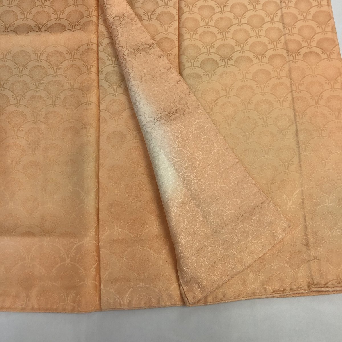 袷 色無地NAM-7 淡いオレンジピンクのぼかし 青海波