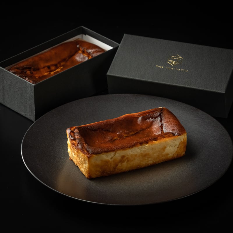 宮島ブラック（広島県産酒粕を使ったバスク風チーズケーキ） | 錦水館