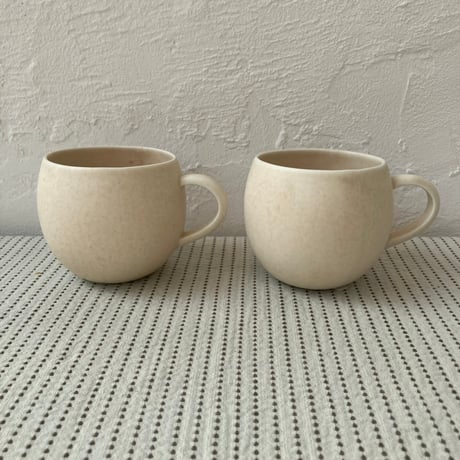 加藤かずみ　りんご 取手つきカップ