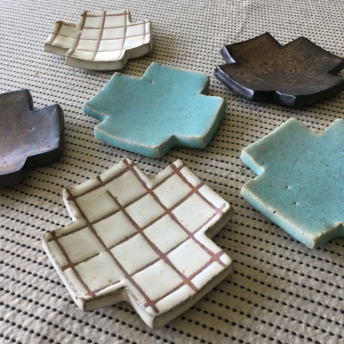 加藤恵津子 クロス皿 格子 | 黄色い鳥器店 加藤恵津子 クロス皿 格子 | 黄色い鳥器店