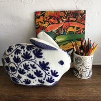 Sally Nencini　"New"  Blue China Rabbit