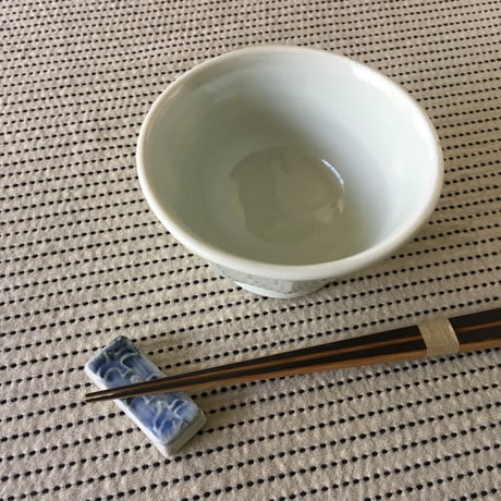 五十嵐元次　箸置き２個セット　白磁／染付(blue)