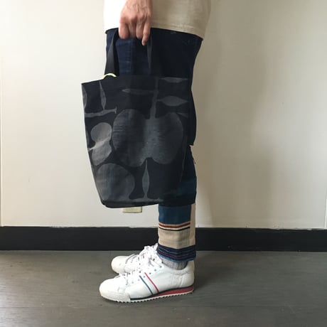 BeBe　りんご　定番TOTE　黒