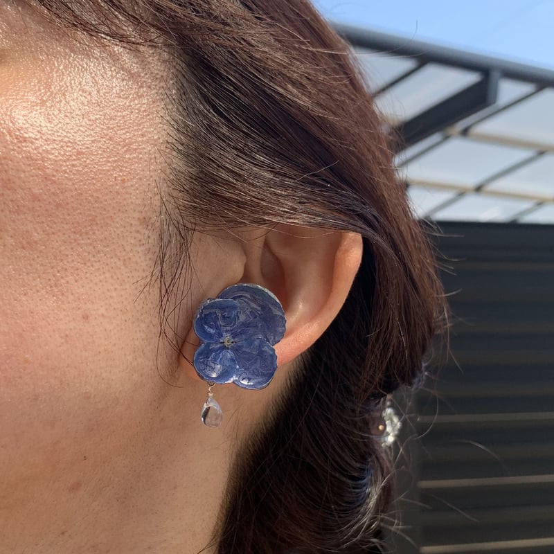 紫陽花と雨雫vintage blueイヤリング/ピアス | ch:farm