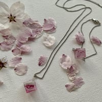 【１点のみ】春の瞬き2021ver.〜桜花びらネックレス＆ブレスレット