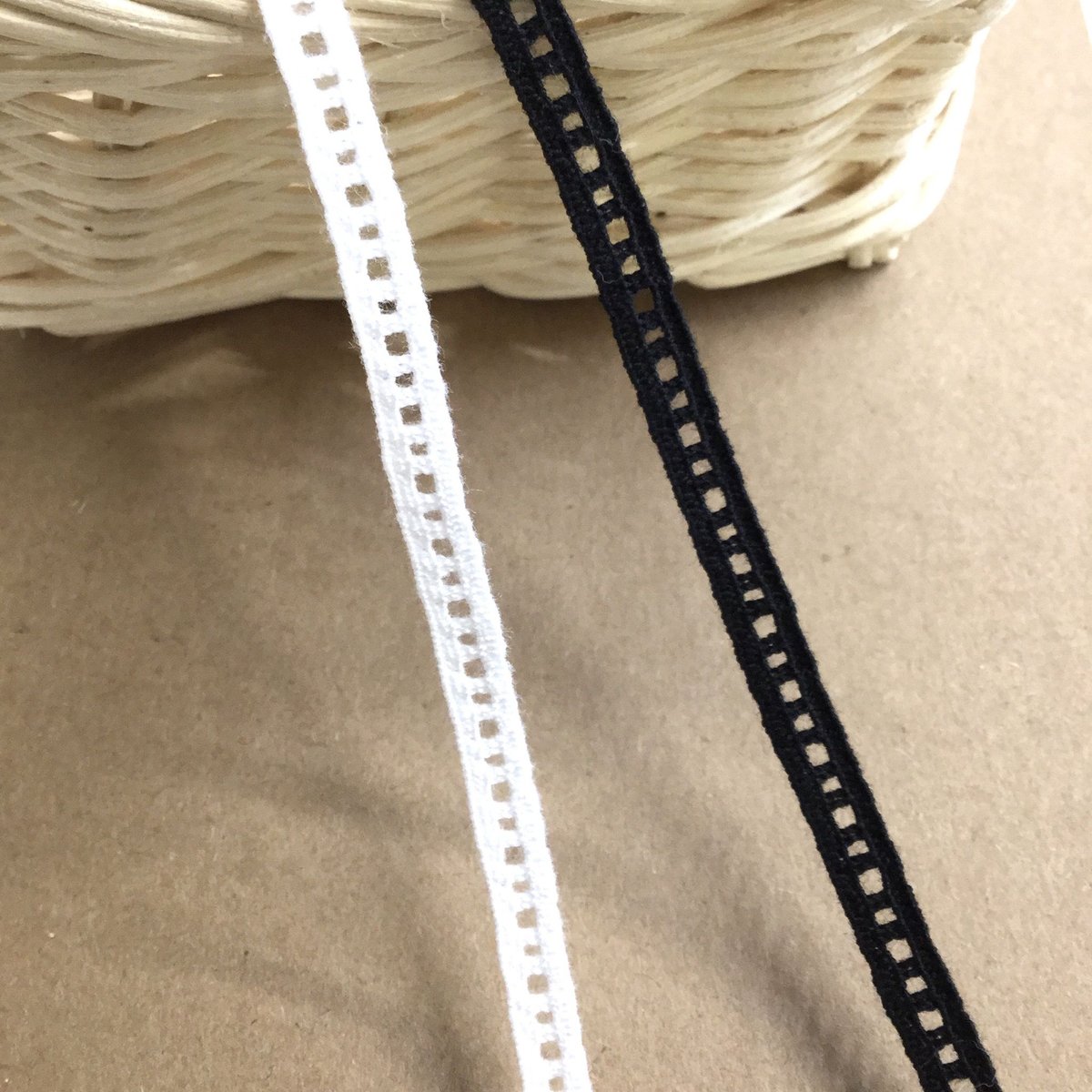 ハシゴリボン シャンタン  ハーフボンネット ホワイト ハシゴ型綿ストレッチトーションレース【24396s】 | レース屋さん