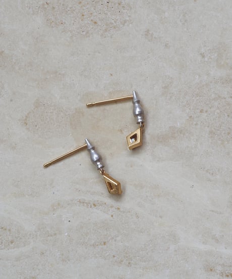 One of a kind / Natural DIAMOND earrings ＜K18YG＞ - ESDPTYG/RMB