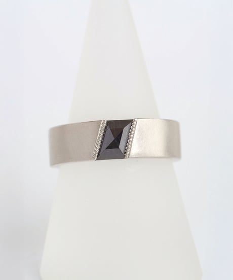 One of kind / Black Diamond ring ＜Pt＞ - R1073PT