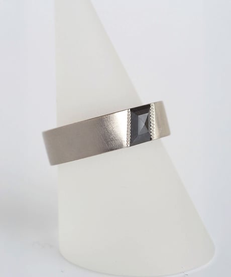 One of kind / Black Diamond ring ＜Pt＞ - R1073PT