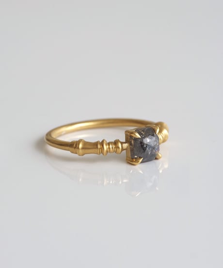 One of kind / Natural Diamond Ring ＜K18YG＞ - R1053YG