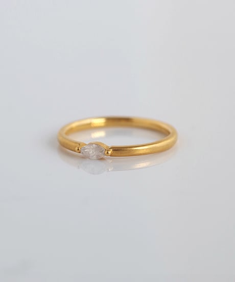 One of kind /  FANCY White Diamond ring【CGL】＜K18YG＞ - R135YG/FW
