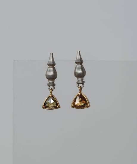 One of a kind / Natural DIAMOND earrings ＜K18YG＞ - ESDPTYG/TRI