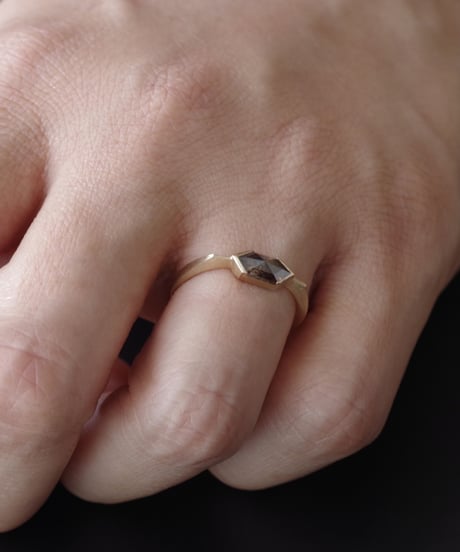 One of kind / Diamond Ring ＜K18YG＞ -R640C