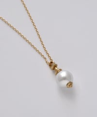 One of a kind / Spindle series longchain pendant in Akoya pearl - White ＜K18YG＞