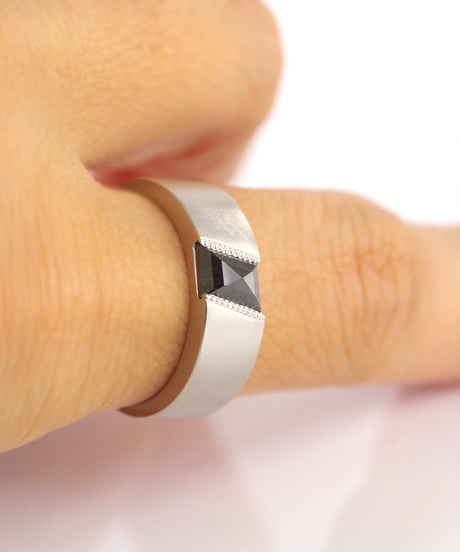 One of kind / Black Diamond ring ＜Pt＞ - R1073PT