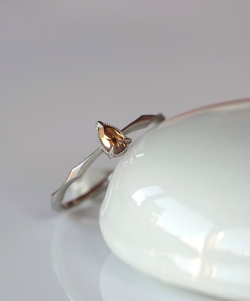 Pt900 ダイヤモンド 指輪 品番r23-93 本翡翠 