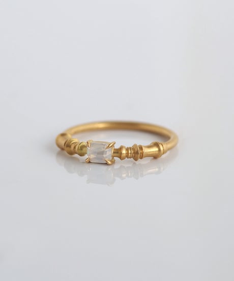 One of kind /  FANCY White Diamond ring 【GIA】＜K18YG＞ - R270YG/FW