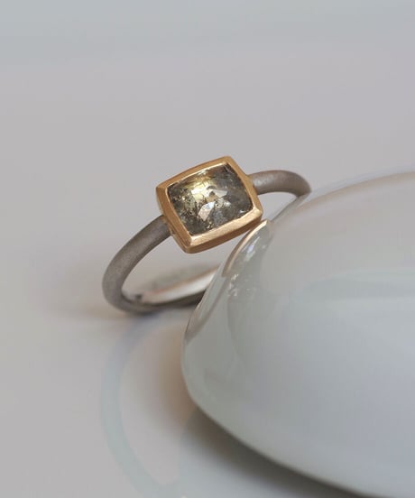 One of kind / Diamond Ring ＜Pt900,K18YG＞ -R1084CPTYG
