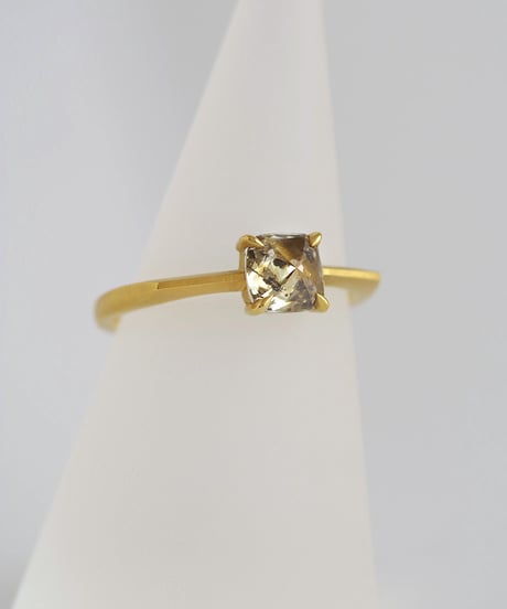 One of kind / Natural Diamond ring ＜K18YG＞ - R948YG
