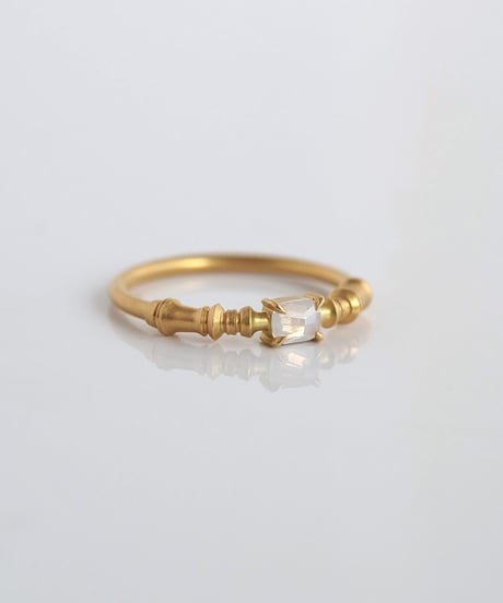 One of kind /  FANCY White Diamond ring 【GIA】＜K18YG＞ - R270YG/FW