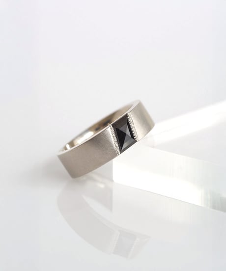One of kind / Black Diamond ring ＜Pt＞ - R1073PT