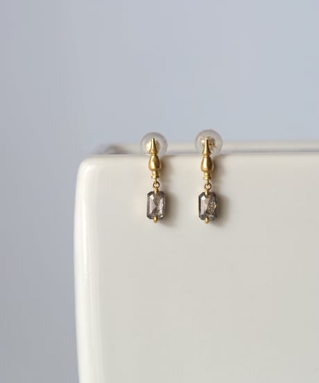 One of a kind / Natural DIAMOND earrings ＜Pt/K18YG＞ - SD-E698YG