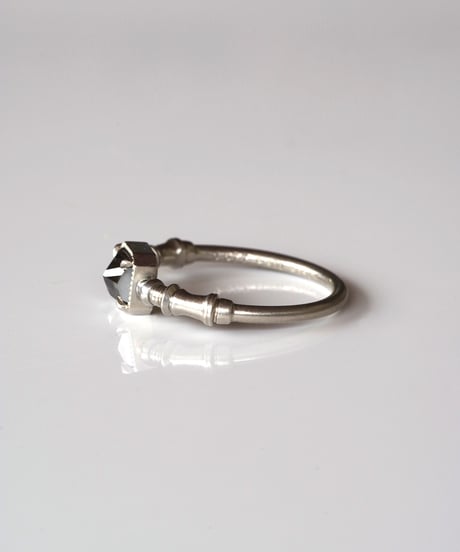 One of kind / Natural Diamond Ring ＜Pt＞ - R677PT