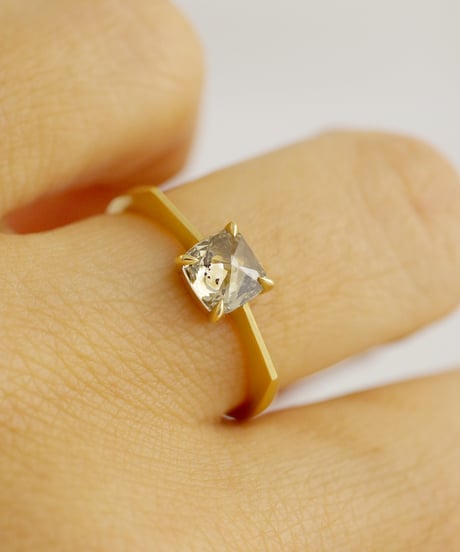 One of kind / Natural Diamond ring ＜K18YG＞ - R948YG