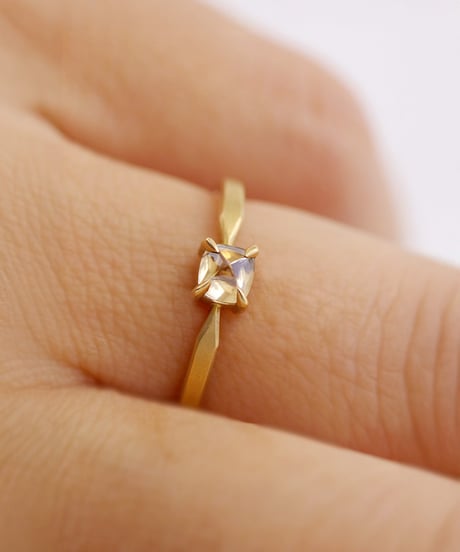 One of kind / Cabochon Diamond ring ＜K18YG＞ - R465YG/CB