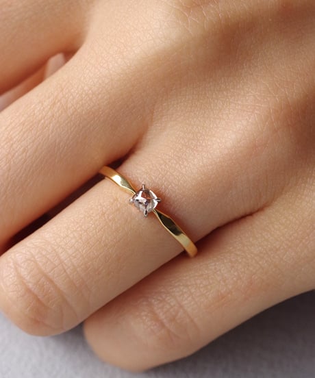 One of kind / Natural Diamond Ring ＜K18YG＞ -  R277YGPT